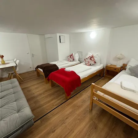 Friends Corner Kitchen Kwatera prywatna *